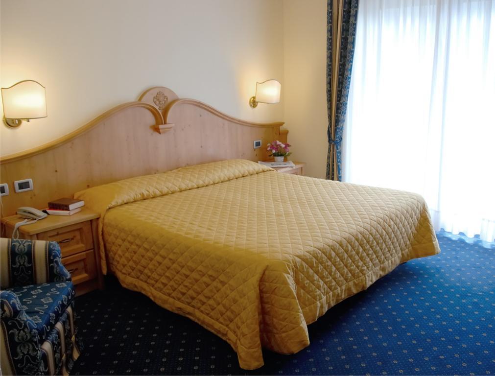 Ariston Lake View Hotel Molveno Exteriör bild